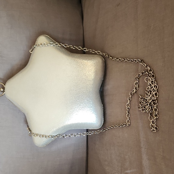 Sparkled star shape red, silver, and blue crossbody bag with chain strap - Picture 5 of 13